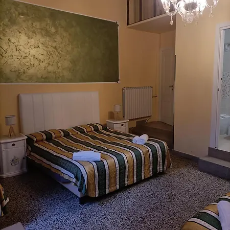Guest house Palazzo Lion Morosini - Check In Presso Ai Santi Apostoli 3*