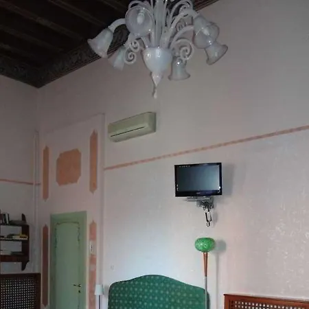 Palazzo Lion Morosini Venezia