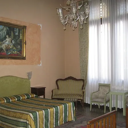 Palazzo Lion Morosini Venezia