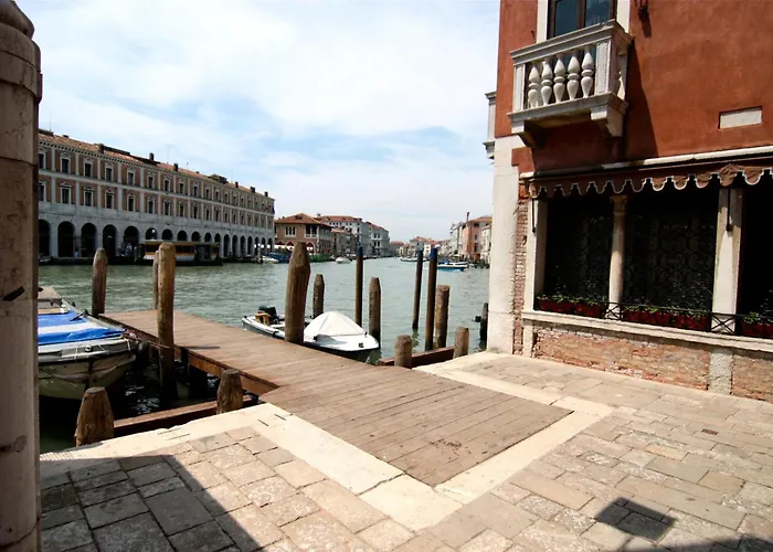 Gæstehus Palazzo Lion Morosini - Check In Presso Ai Santi Apostoli