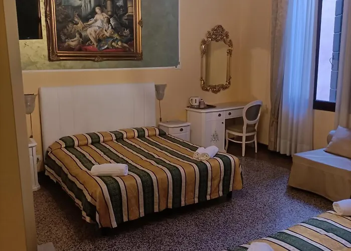 Palazzo Lion Morosini - Check In Presso Ai Santi Apostoli 3* Venedig