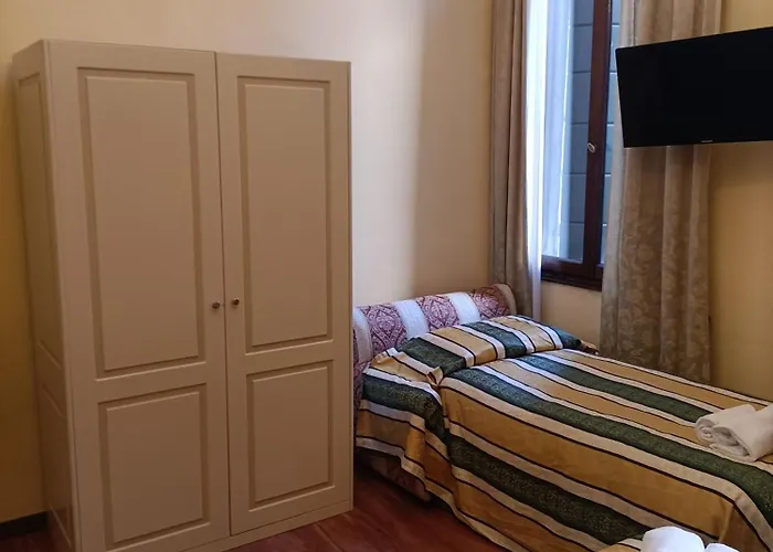 Gæstehus Palazzo Lion Morosini - Check In Presso Ai Santi Apostoli