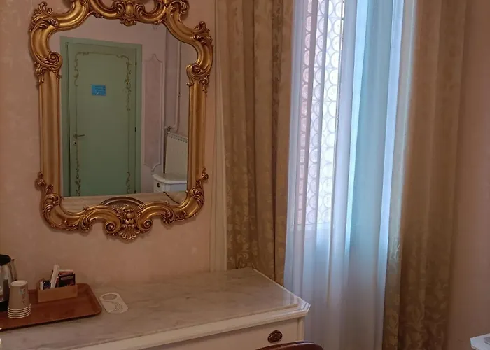 Palazzo Lion Morosini - Check In Presso Ai Santi Apostoli Gæstehus Venedig