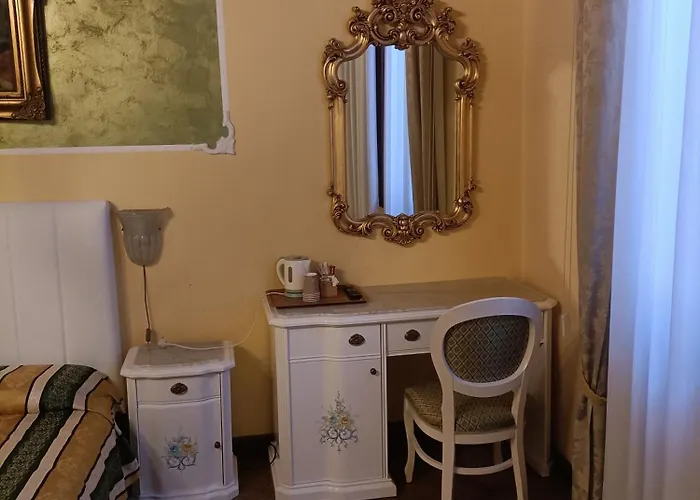 Palazzo Lion Morosini - Check In Presso Ai Santi Apostoli 3*