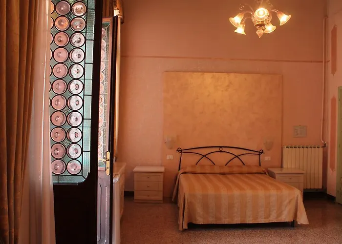 Gæstehus Palazzo Lion Morosini - Check In Presso Ai Santi Apostoli Venedig