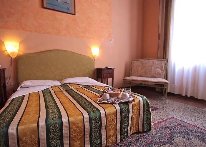 Palazzo Lion Morosini - Check In Presso Ai Santi Apostoli Venedig