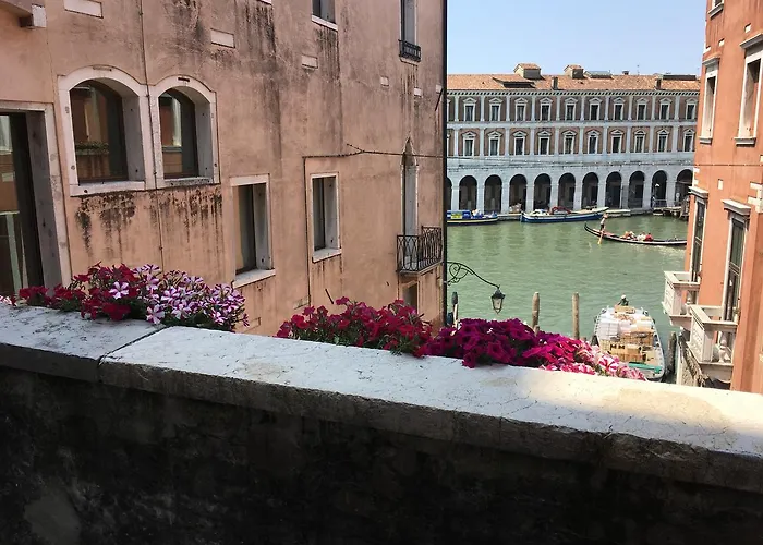 Palazzo Lion Morosini - Check In Presso Ai Santi Apostoli 3*