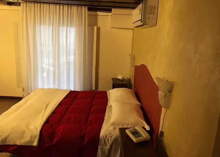 Palazzo Lion Morosini - Check In Presso Ai Santi Apostoli 3* Venedig