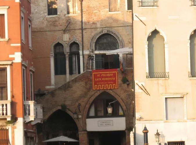 Gæstehus Palazzo Lion Morosini - Check In Presso Ai Santi Apostoli