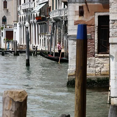 Palazzo Lion Morosini - Check In Presso Ai Santi Apostoli ונציה