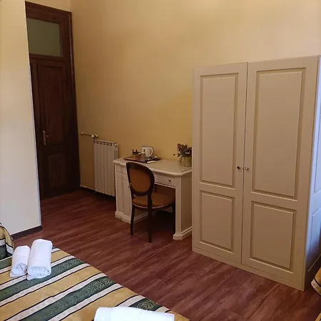 Palazzo Lion Morosini - Check In Presso Ai Santi Apostoli בית הארחה 3*