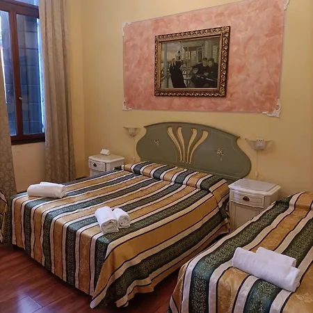 Palazzo Lion Morosini - Check In Presso Ai Santi Apostoli ונציה